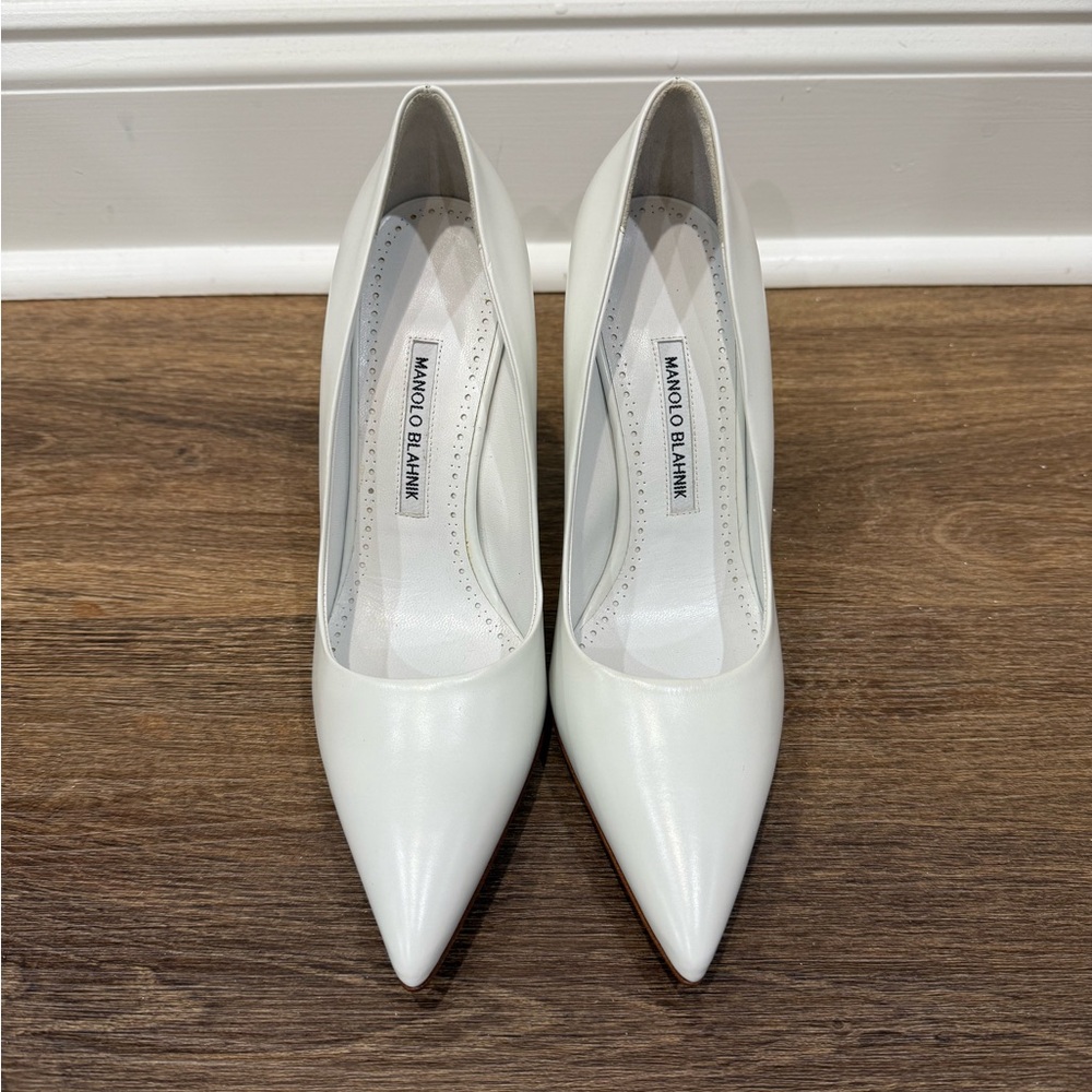 Manolo Blahnik White Leather Pumps